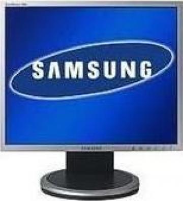 Monitor calculator LCD Samsung 17 inch de la Real Simmit S.R.L.