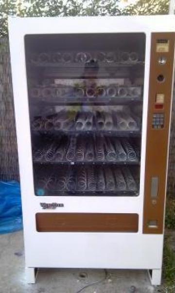 Automat de snacksuri si bauturi racoritoare Wurlitzer de la Sc M& Bfinanting Srl