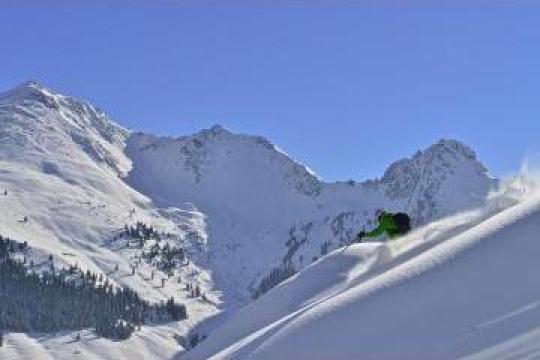 Transport persoane Ski Austria de la Sc Karpatour Express Srl