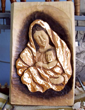 Sculptura Maria cu pruncul Iisus A de la Marincu George