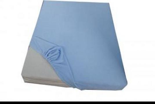 Husa de pat cu elastic de la Sc Atelier Blue Srl
