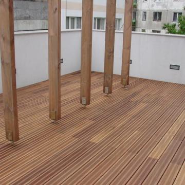Pardoseala terase din lemn Deck Cumaru de la Deckexpert.ro