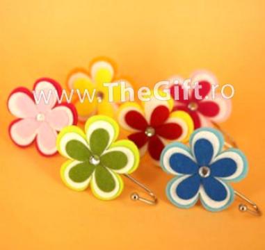 Cuier cu ventuza, floare de la Thegift.ro - Cadouri Online