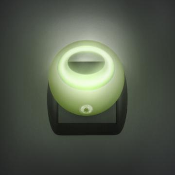 Lampa de veghe cu LED si senzor de lumina - verde de la Rykdom Trade Srl