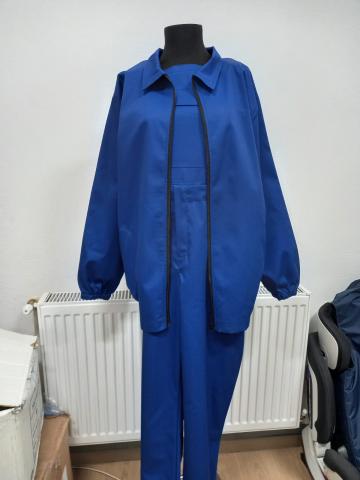 Salopeta cu pieptar si bluzon tercot de la Blue Textile Atelier