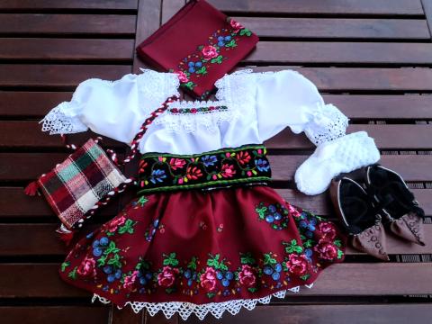 Costum traditional de Maramures pentru fetite