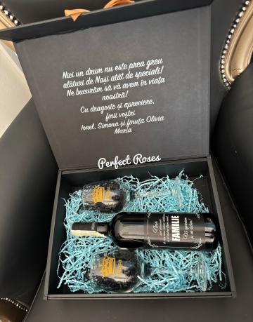 Cadou Setul nasilor, cutie premium sticla vin personalizata