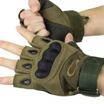 Manusi Oakley tactice Half Finger maro de la Www.oferteshop.ro - Cadouri Online