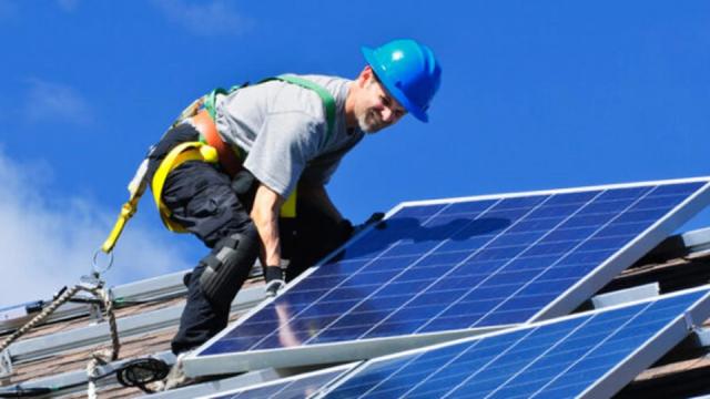Servicii de instalare sisteme fotovoltaice 6 KWP de la Curentgratis.eu (Ciupercaria Srl)