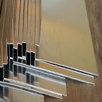 Profil ambutisat otel Omega pentru hale modulare de la H Metal Srl