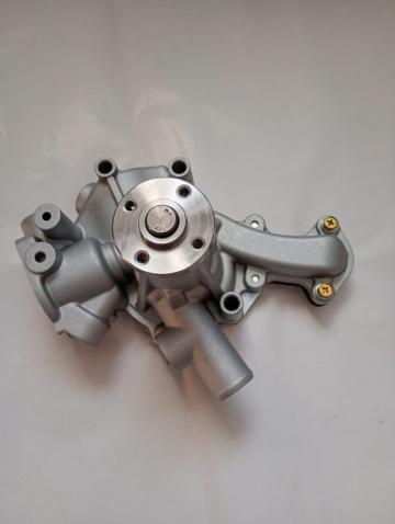 Pompa apa Yanmar 4TNE98 129470-42003 de la Kubo Yanm Industrial Srl