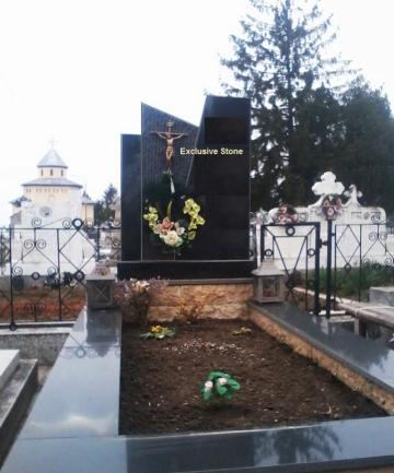 Monument funerar granit negru de la Exclusive Stone Srl