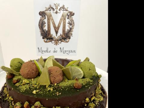 Tort menta, ciocolata si matcha Rasfat Vegan de la Mireille De Margaux