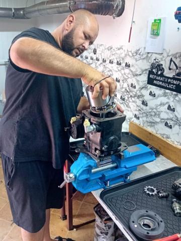 Reparatii hidraulice Claas de la Reparatii Pompe Hidraulice Srl