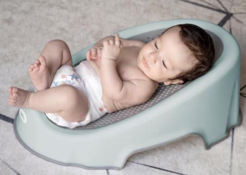 Noul suport pentru baie Soft Basic BabyJem (culoare: alb)