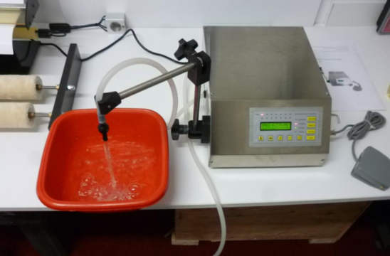 Masina de imbuteliat de la Presa Ulei