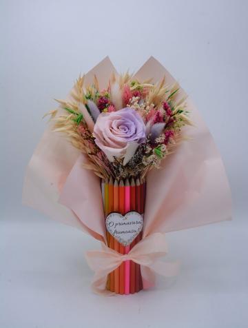 Aranjament floral Creioane colorate personalizat de la Flower Power Gift