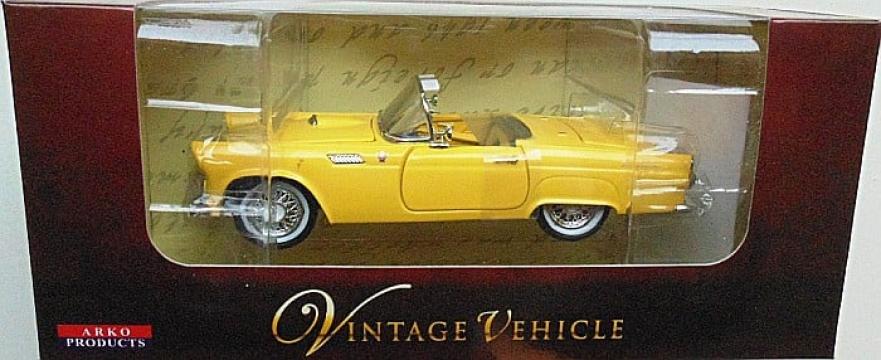 Macheta Ford Thunderbird convertible 1955, 1:32, Arko de la Hobbyplanet Romania