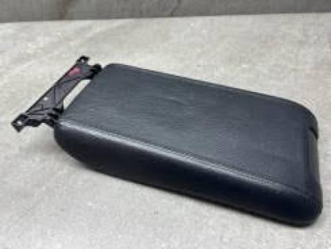 Capac cotiera Mercedes E W210 A2106800082