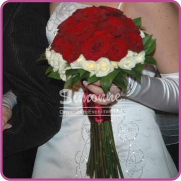 Buchet mireasa trandafiri si miniroses